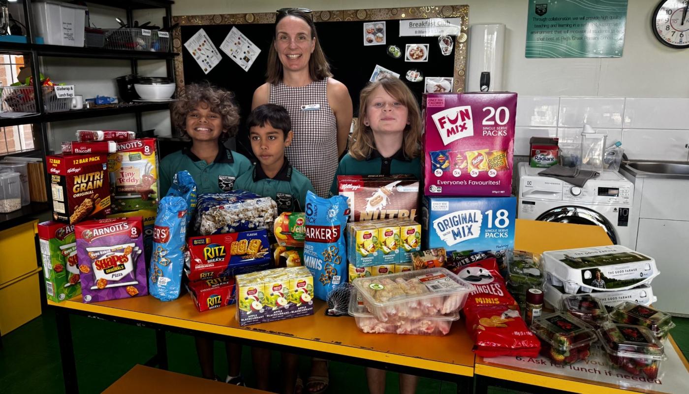 Peg's Creek Primary breakfast club with the food that Stayover donated